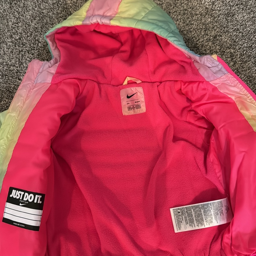 Nike puffer jacket - Picture 2 of 4